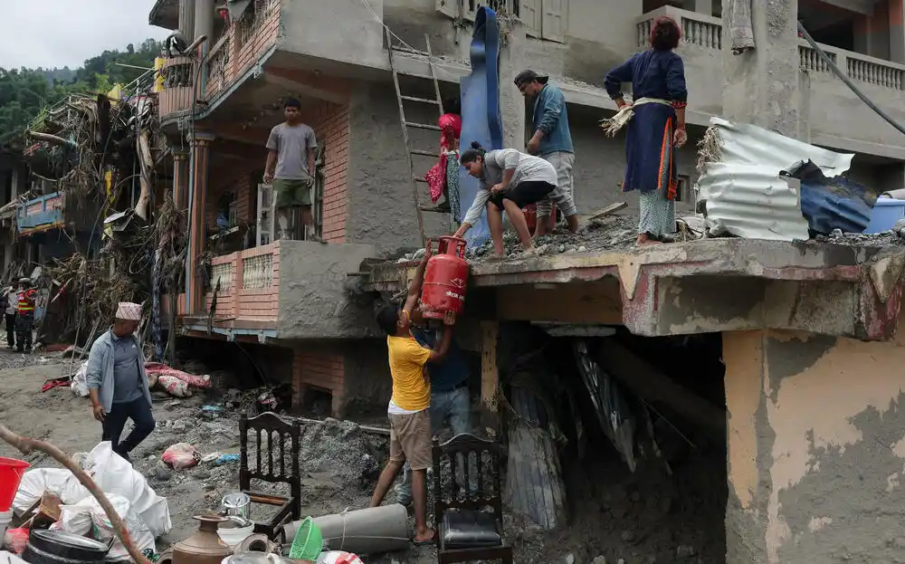 Nepalu bi moglo biti potrebno između četiri i pet milijardi dolara za obnovu nakon razornih poplava