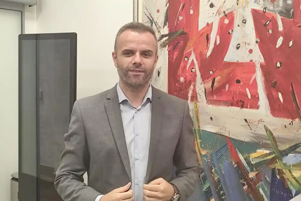 Omeragić: Poslanici većine ne žele da budu izvođači tuđih radova, neko je želio zaustaviti Crnu Goru na EU putu