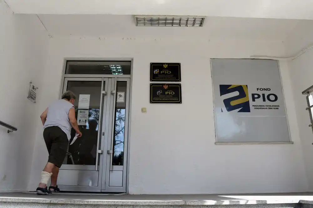 Penzioneri sve duže žive, dok mladi odlaze