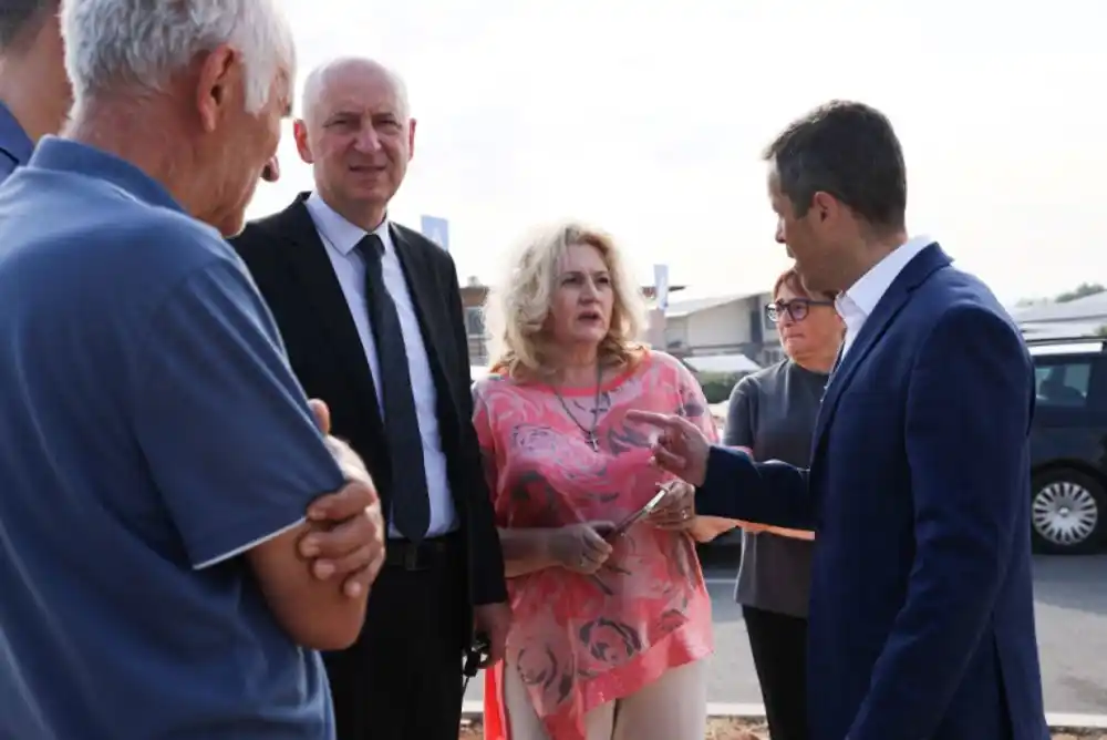 Počelo čišćenje korita rijeke Sitnice; Mujović: Odgovornim i pravovremenim djelovanjem do sigurnijeg Lješkopoljskog kraja