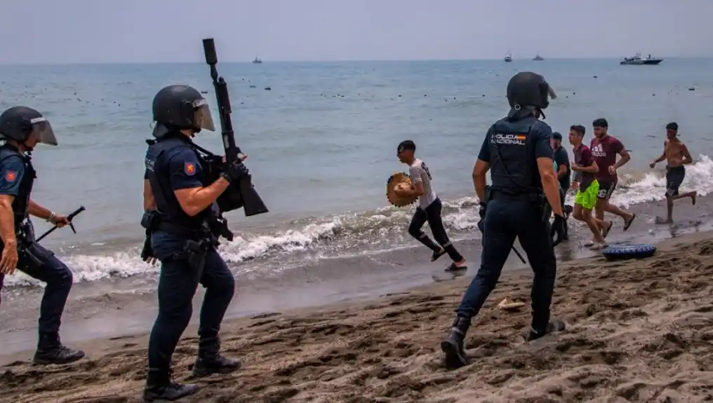 Policija i vojska na ulicama Seute: Nastavljaju velike kontrole nakon masovnog priliva migranata