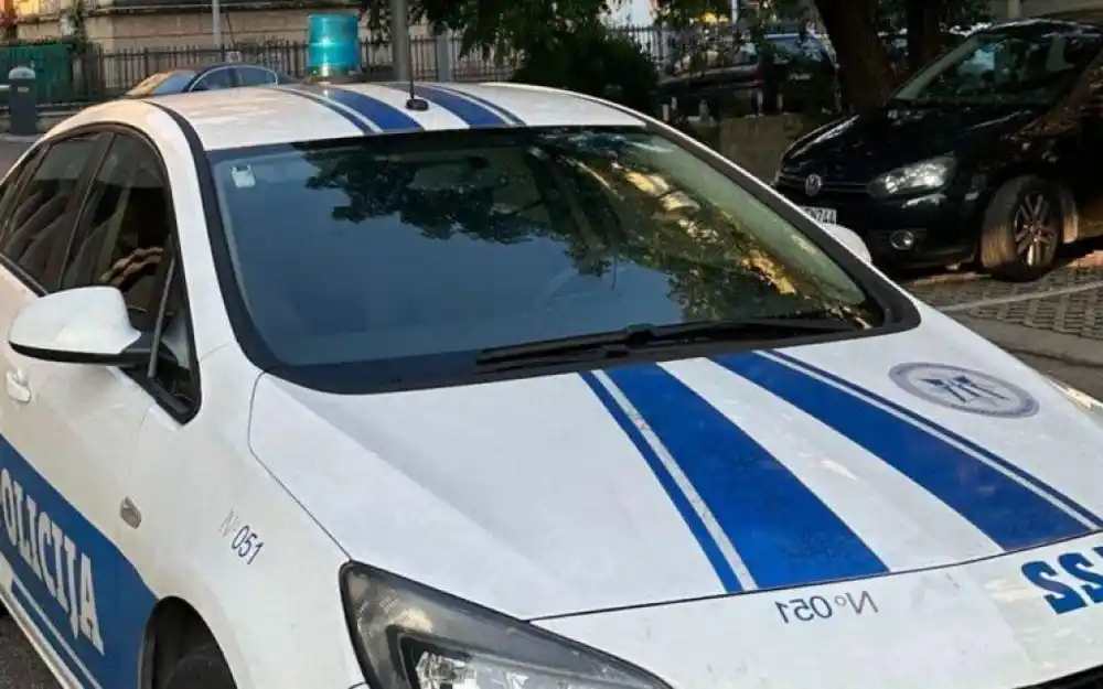 Policija kontrolisala više od 300 lica u Ulcinju: Uhašeno devet osoba, oduzeto vozilo od OIL, izrečene kazne od 10.000 eura