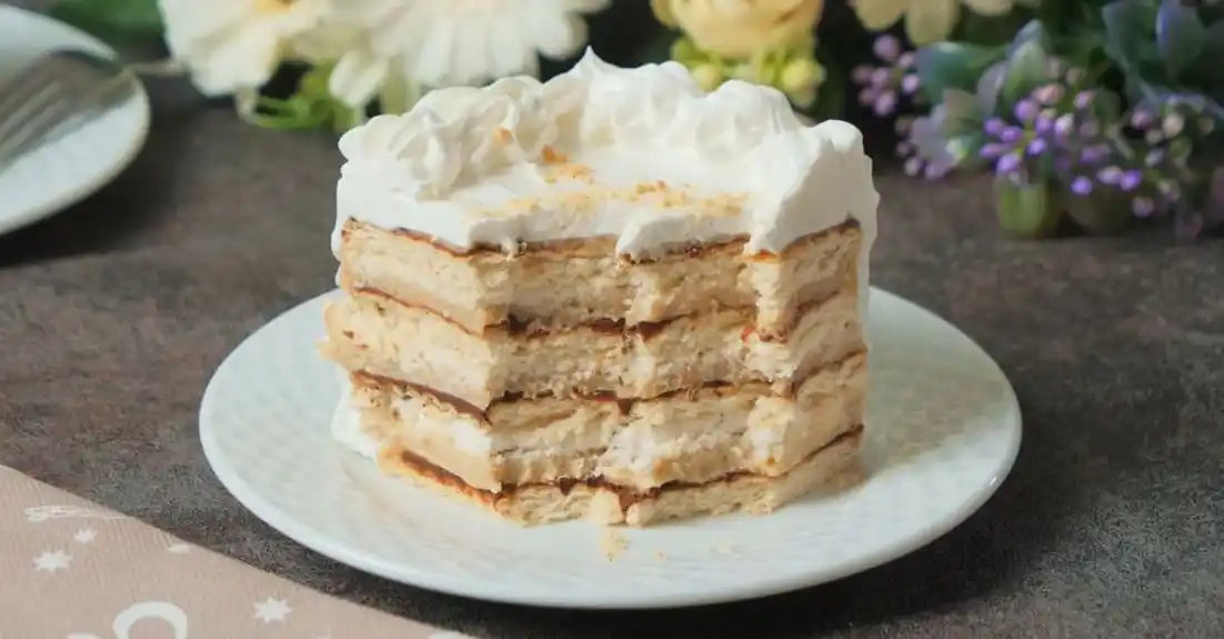 Posna karamel torta s keksom i čokoladom: Kremasta poslastica kojoj je teško odoljeti