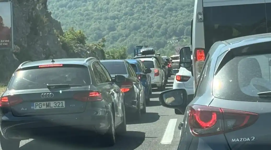 Poštovati ograničenja i saobraćajne propise