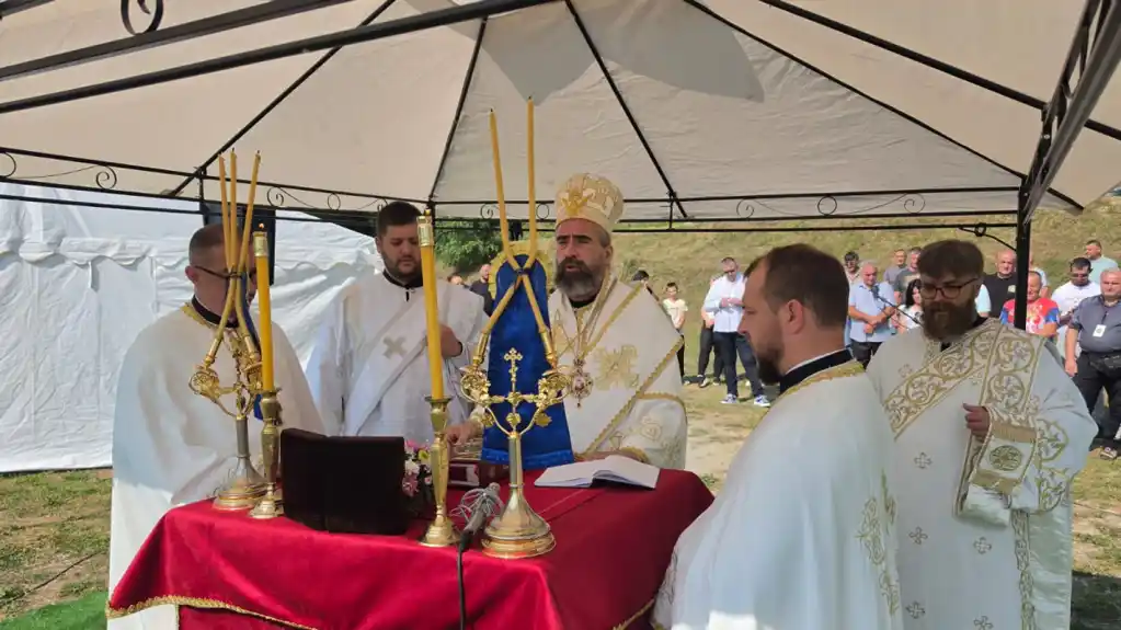Proslavljena slava crkve u Gornjem Zaostru, služio mitriopolit Metodije: Održan pomen vojskovođama i vojnicima Jugoslovenske Vojske u Otadžbini