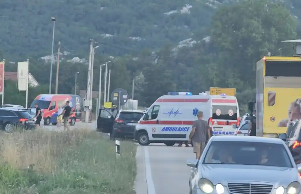 Saobraćajna nezgoda na putu Lipci-Grahovo, tri osobe povrijeđene