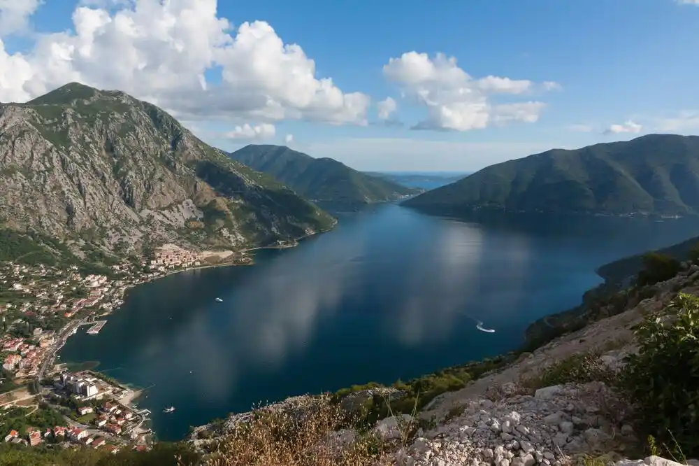Sedmorica Demokrata iz Kotora: Boka neće čekati da se Podgorica dogovori o našoj obali