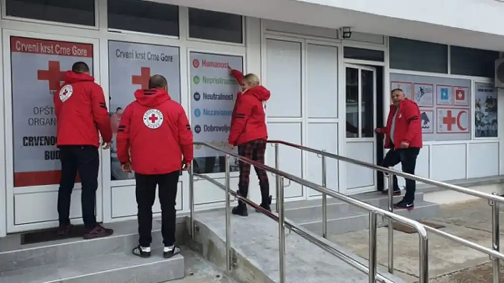 Smanjen obim aktivnosti u Crvenom krstu Budva tokom ljetnjih mjeseci: Fokus na obukama iz prve pomoći i terenskom radu
