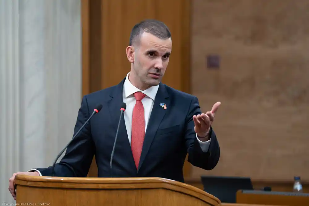 „Spajić prvo izbrisao sebe iz Srba, pa sad i cijeli srpski narod u Crnoj Gori“