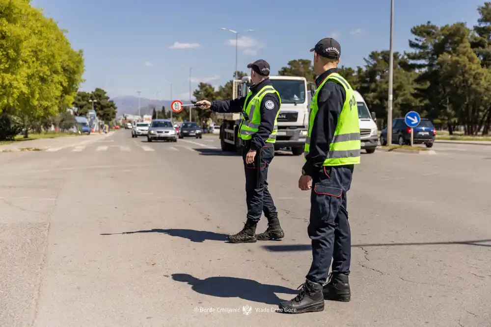 Strože kazne na putevima: Za pojas do 300, za alkohol i drogu do 2.000 eura