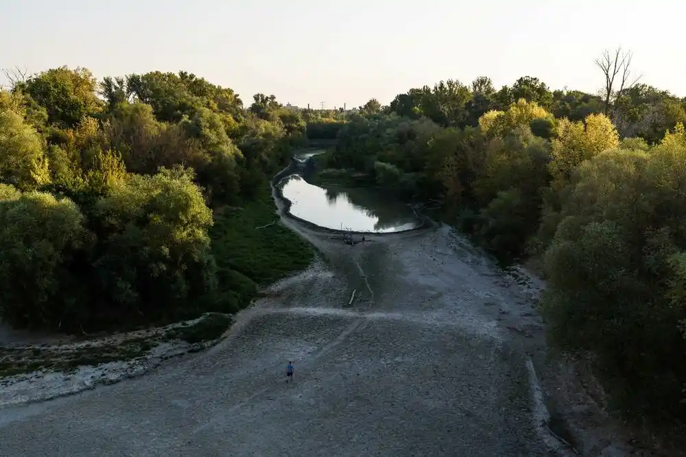Trka s vremenom na Dunavu: Rumunija gradi nasip, Mađarska čuva posljednju turbinu