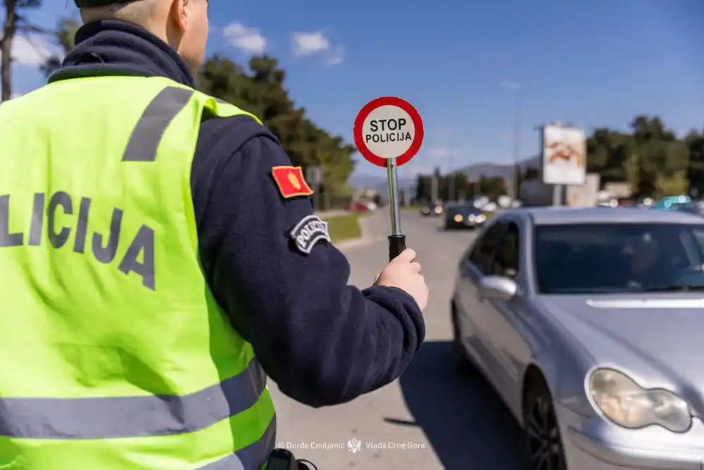 U Kotoru uhapšeno pet vozača, izrečeno preko 4,2 hiljade kazni