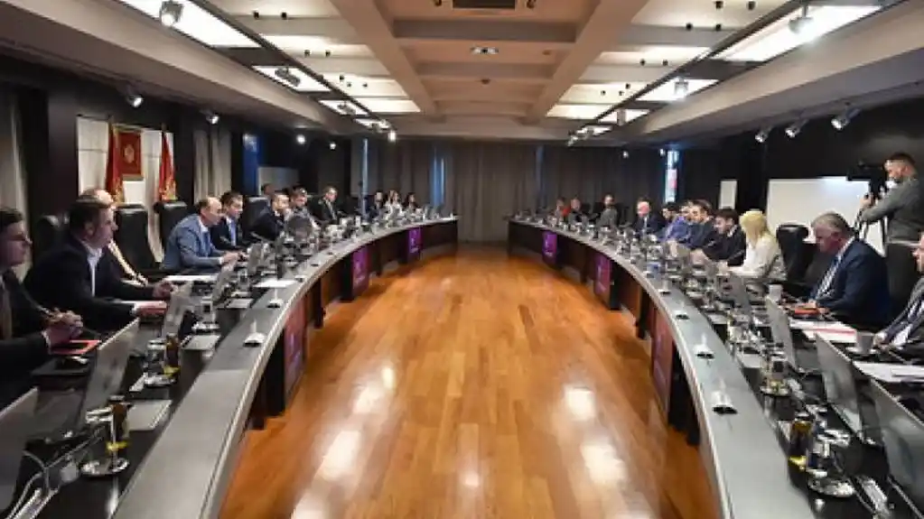 Vlada usvojila Predlog zakona o zaradama u pravosuđu i poništila oglas o koncesiji na ležištu „Skrbuša“