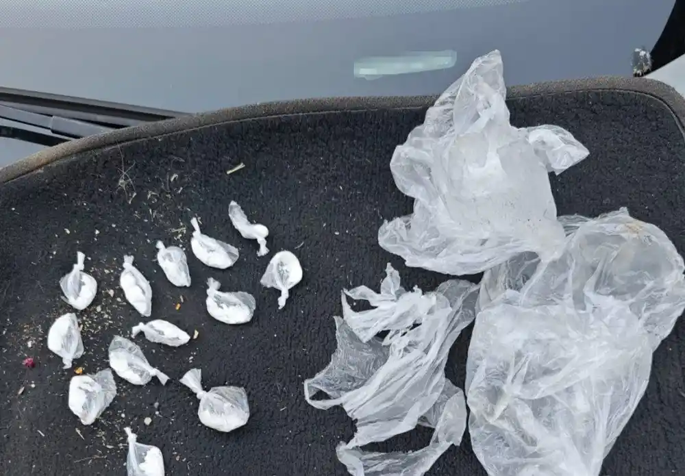 Zećanin „radio“ kokain, policija pronašla 13 pakovanja u „Golfu VI“. Oduzet automobil, četiri telefona i 5.100 eura