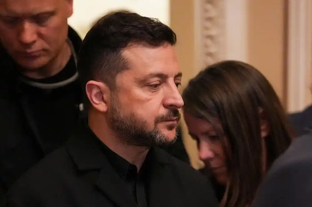 Zelenski: U ruskim napadima ubijeno 17 ljudi, 44 osobe povrijeđene na širem području Kijeva