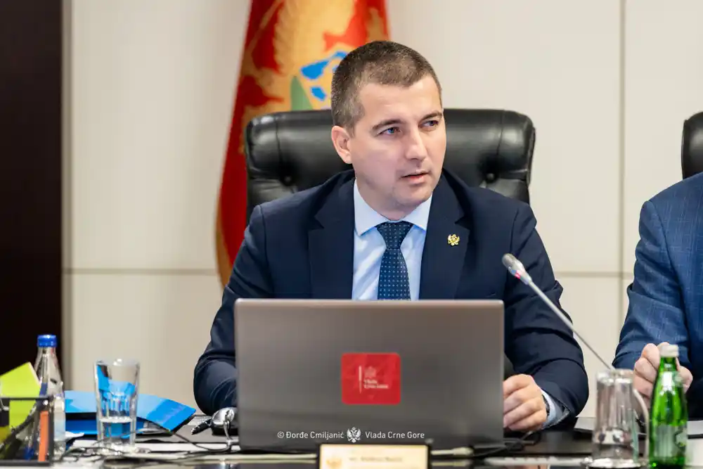Bečić: Neka nam se nikada više ne ponovi vrijeme u kojem se pokušavalo zabraniti jednom vjerskom poglavaru da bude ustoličen u svojoj Crkvi