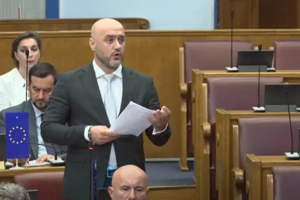 BGA: DPS će pamtiti kao finansijere krvavog pira u Srebrenici