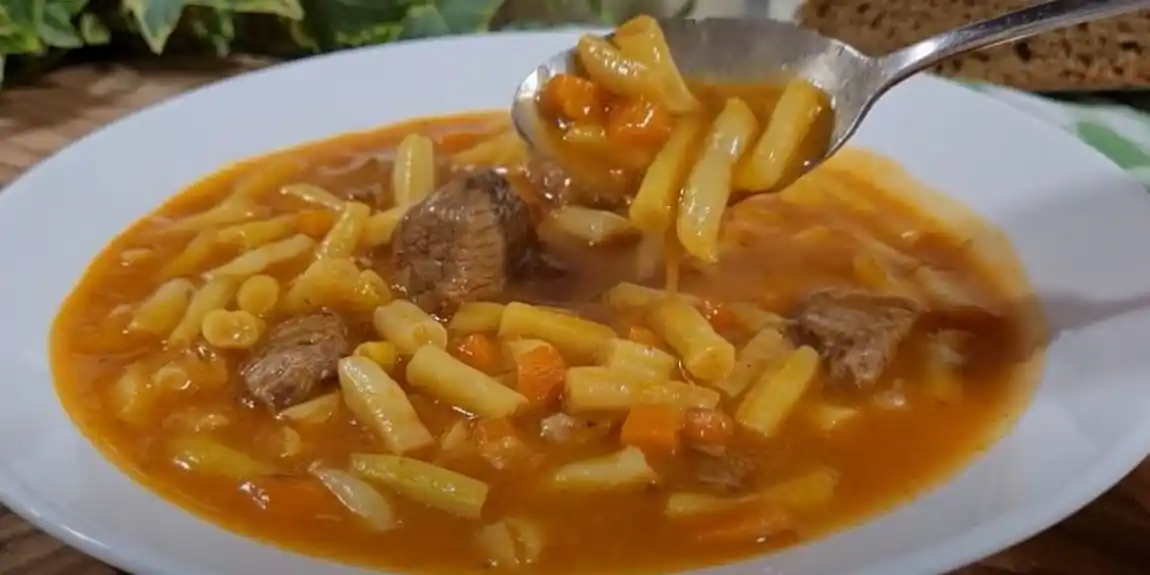 Boranija sa mesom: Jednostavan i ukusan ručak na kašiku