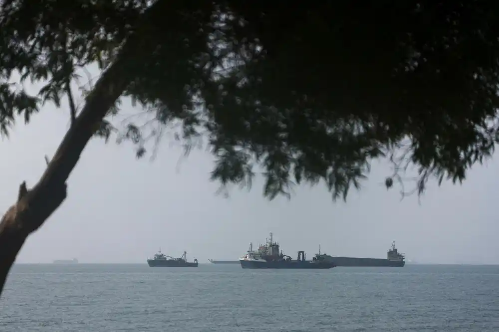 Iran saopštio da je pogodio bespilotno američko plovilo u Ormuskom moreuzu, borbe pojačane