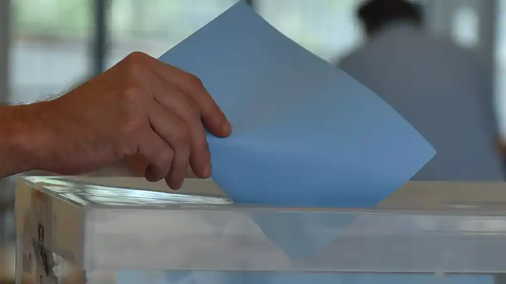 Koalicija oko SPS-a predala Republičkoj izbornoj komisiji izbornu listu