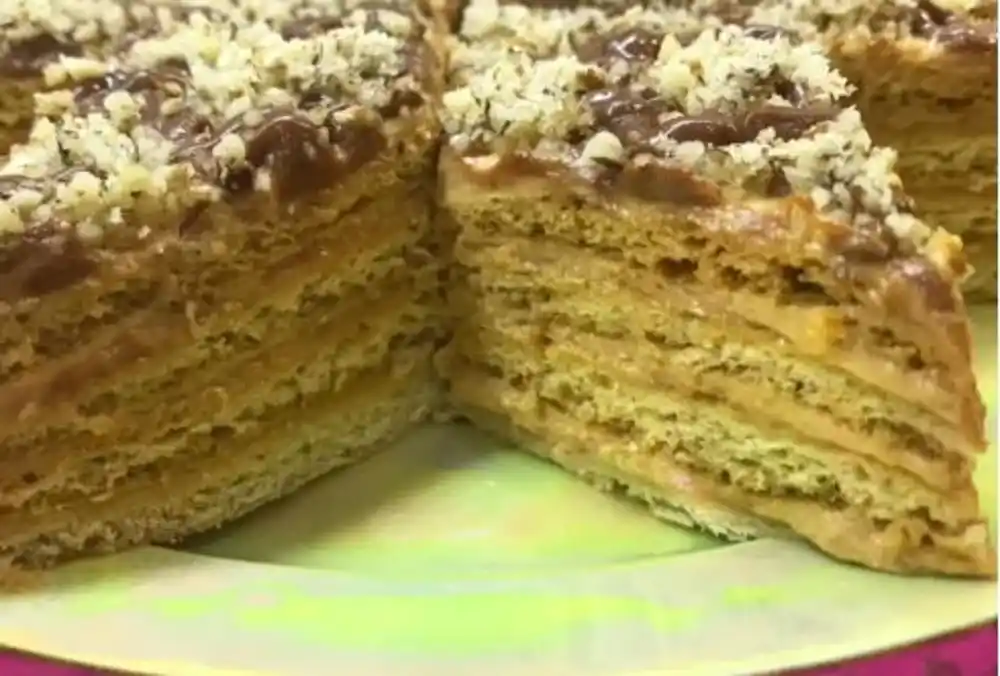 Kremasta torta sa vanila kremom