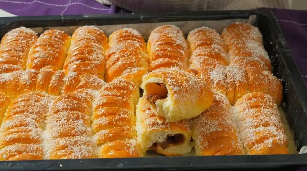 Mekane kremaste kifle prelivene bijelom čokoladom