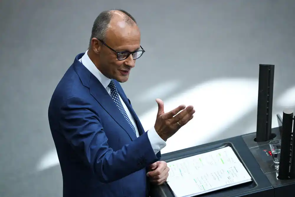 Merc optužio AfD: Remigracija nije ništa drugo do sinonim za etničko čišćenje zasnovano na porijeklu i boji kože