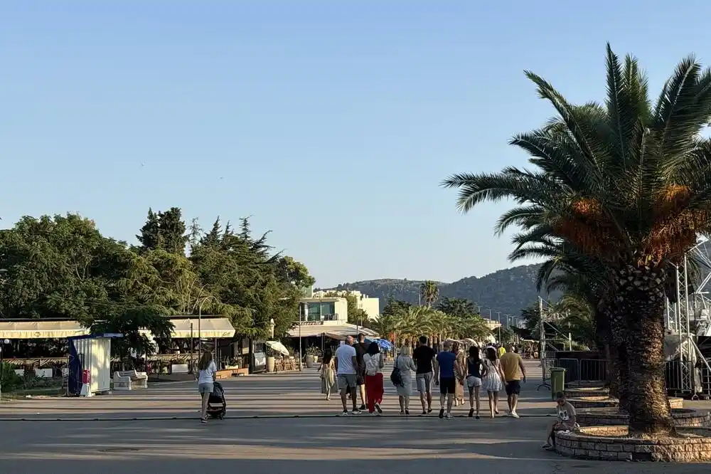 Milion noćenja, hiljade kruzeraša: Turistička sezona u Baru u brojkama znatno bolja od prethodne