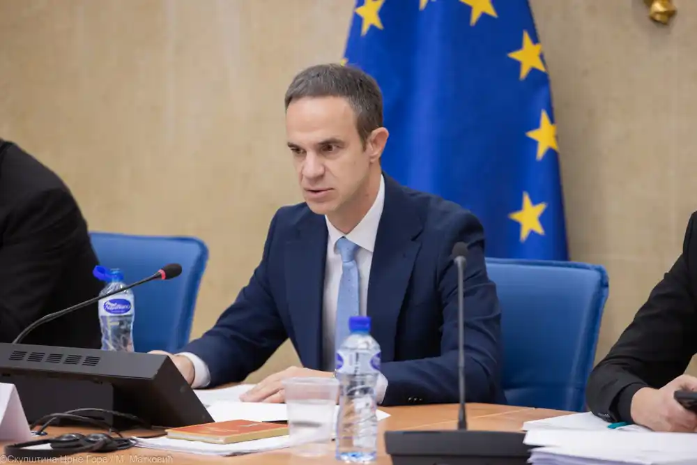Mugoša: Pokazan antievropski, antiustavni i antidemokratski karakter onih koji su kukavički pobjegli od odgovornosti