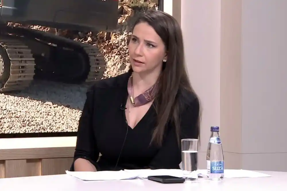Mustajbašić: Umjesto tri oraha, Adžović da „posiječe“ šest godina nerada, prebacivanja odgovornosti i praznih obećanja