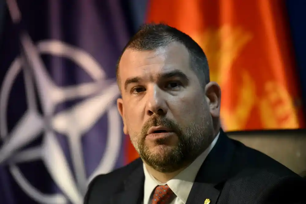 Ne arčimo pare, plaćamo službene obaveze: Reagovanje Ministarstva odbrane na tekst o troškovima za reprezentaciju