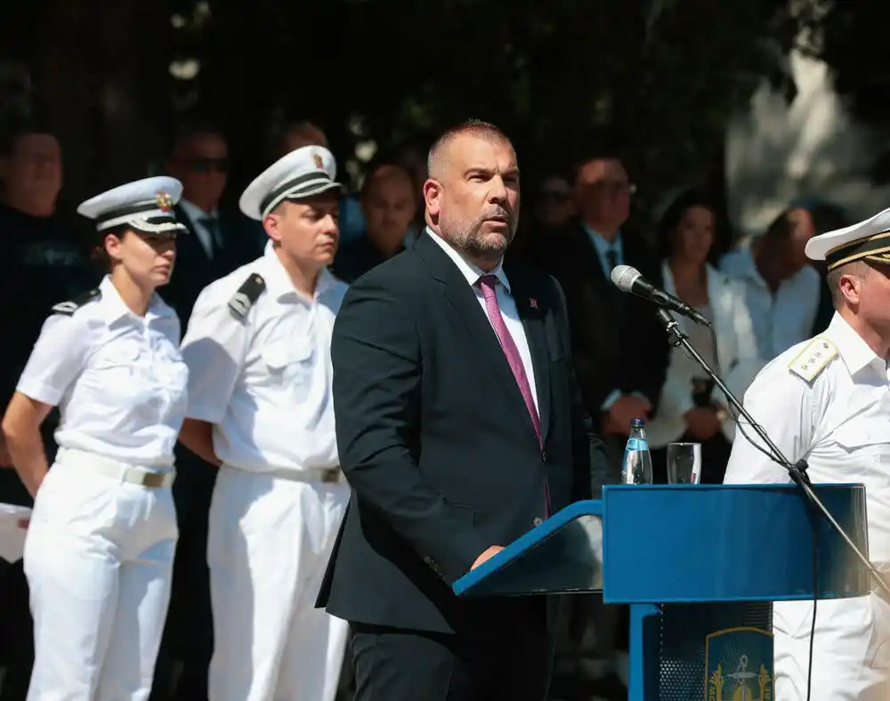 Obilježen Dan Mornarice VCG u Baru: „Država koja izlazi na Jadran nema pravo da more posmatra samo kao razglednicu“