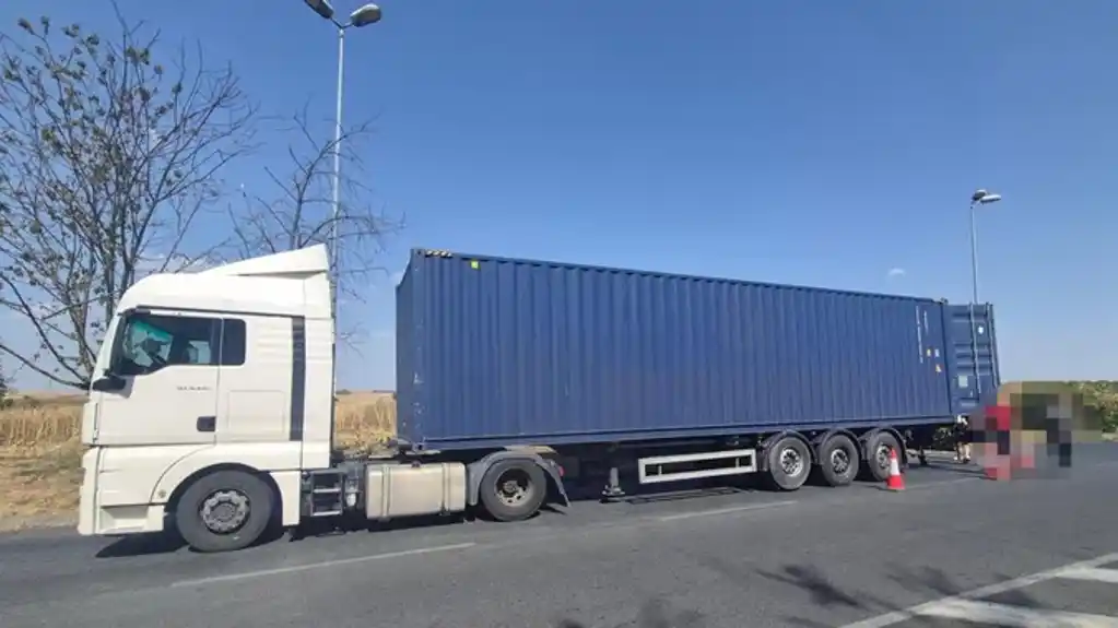 Pao krijumčar na granici sa 37.500 paklica cigareta: Vrijednost zaplijenjene robe 8,85 miliona dinara