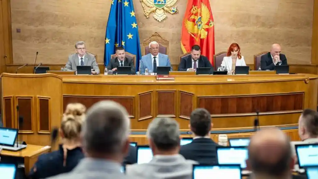 Parlament danas o inicijativi za smjenu Mandića