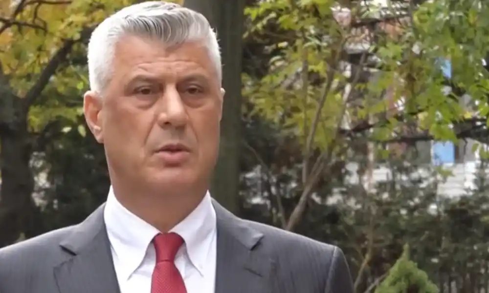 Pojačane mjere bezbjednosti na KiM: Tenzije pred današnju presudu Tačiju i ostalima, svuda zastave Albanije, već počele prijetnje Srbima