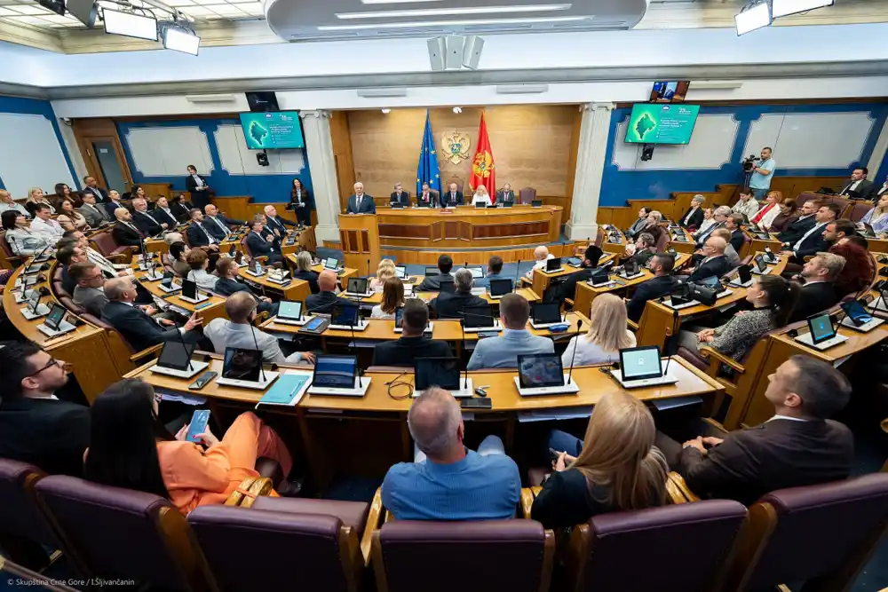 Poslanici danas nastavljaju zasijedanje Skupštine Crne Gore
