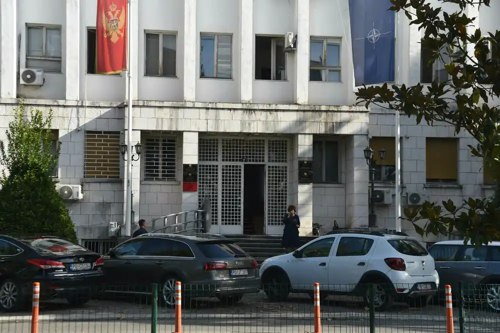 Prihodi države premašili 1,7 milijardi