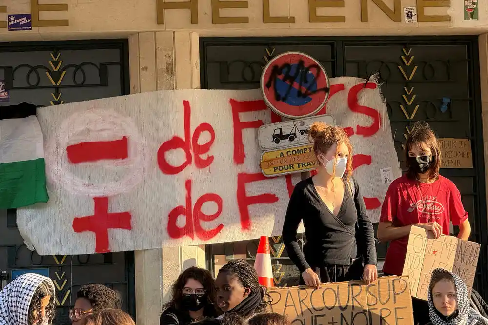 Protesti srednjoškolaca u Francuskoj: Desetine povrijeđenih, stotine privedenih