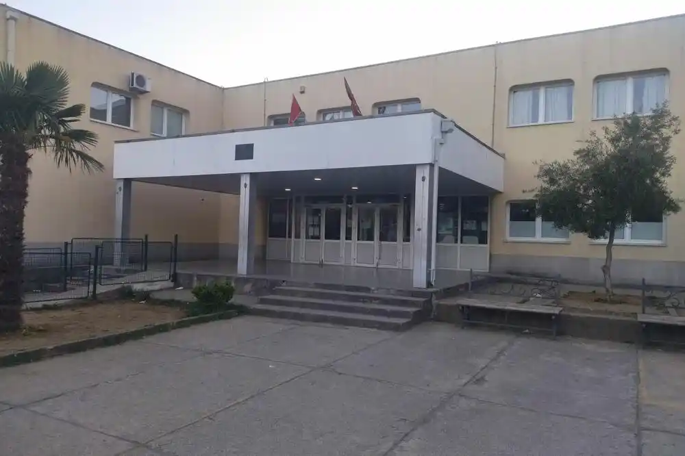 Prvaci nastavili da pohađaju nastavu, ali petoro u drugoj školi: Epilog bojkota u OŠ „Maršal Tito“ u Ulcinju