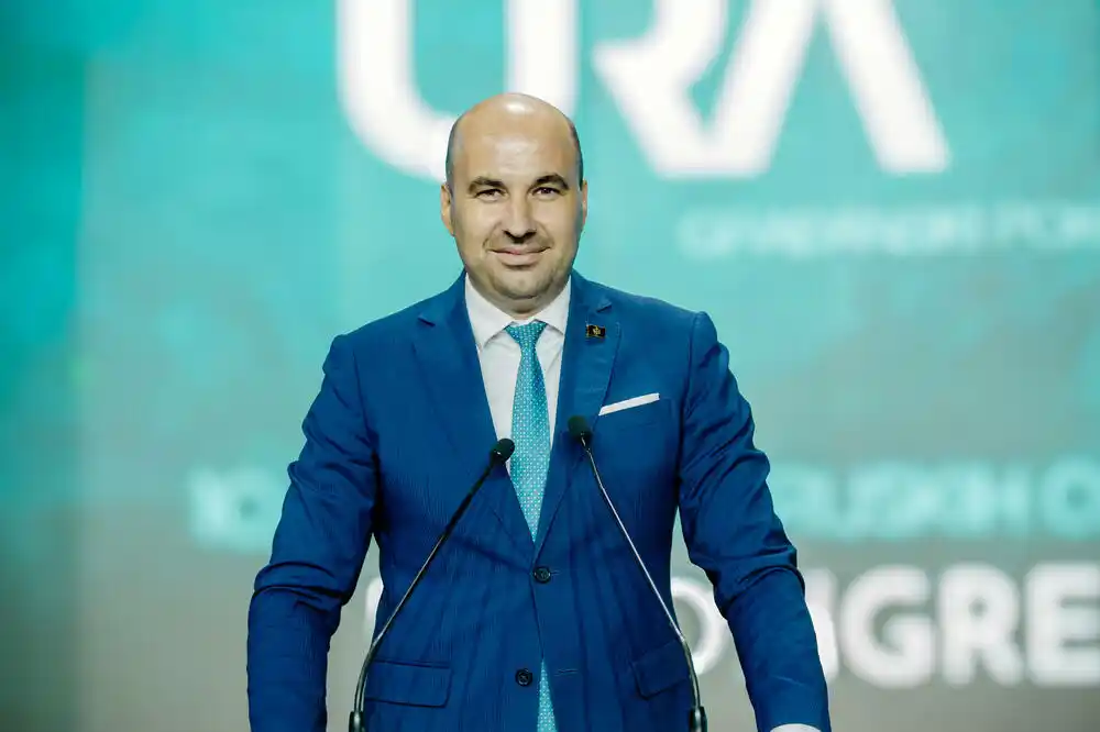 Rađenović pita DPS Budva: Hoćete li tražiti smjenu Jovanovića zbog Ivanovićevog prisustva sahrani Mladića?