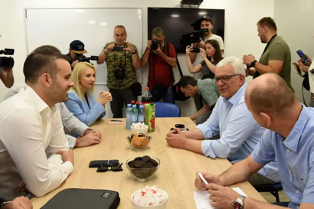 Spajić ne da Mandića: Da li je PES ugasio nadu u prolaz inicijative za smjenu šefa parlamenta
