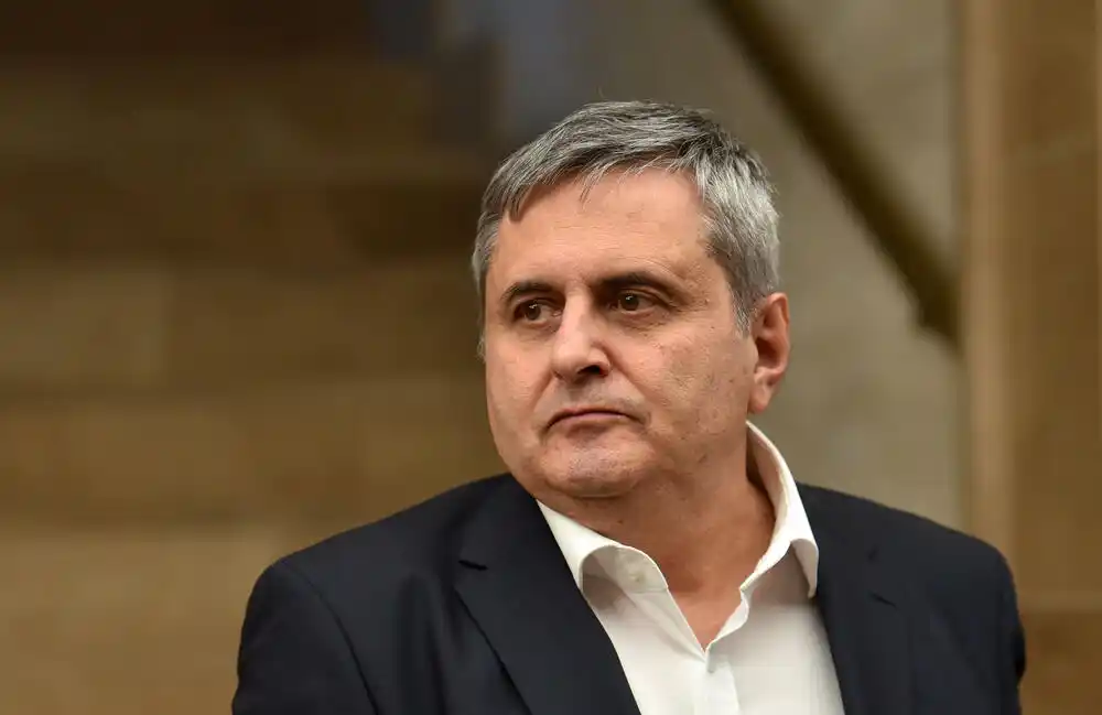 Spor u Vladi zbog nasipanja obale u Baošićima: Informacija o slučaju „Carine“ povučena sa sjednice početkom septembra