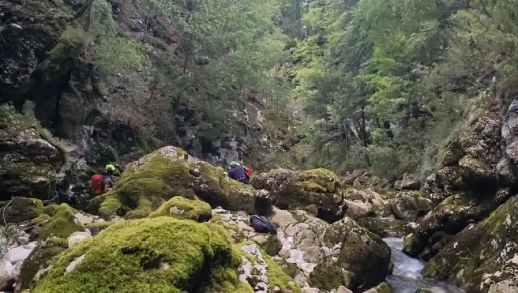 Tragedija kod slapa Savica: Otac poginuo pokušavajući da spasi sedmogodišnjeg sina