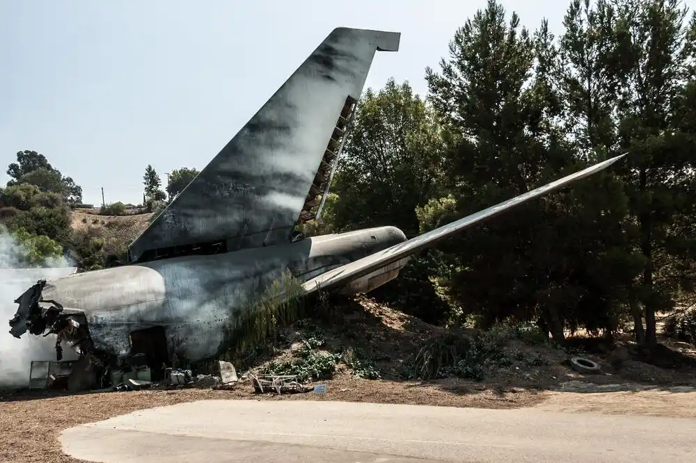 U padu aviona u DR Kongu poginulo najmanje 17 ljudi
