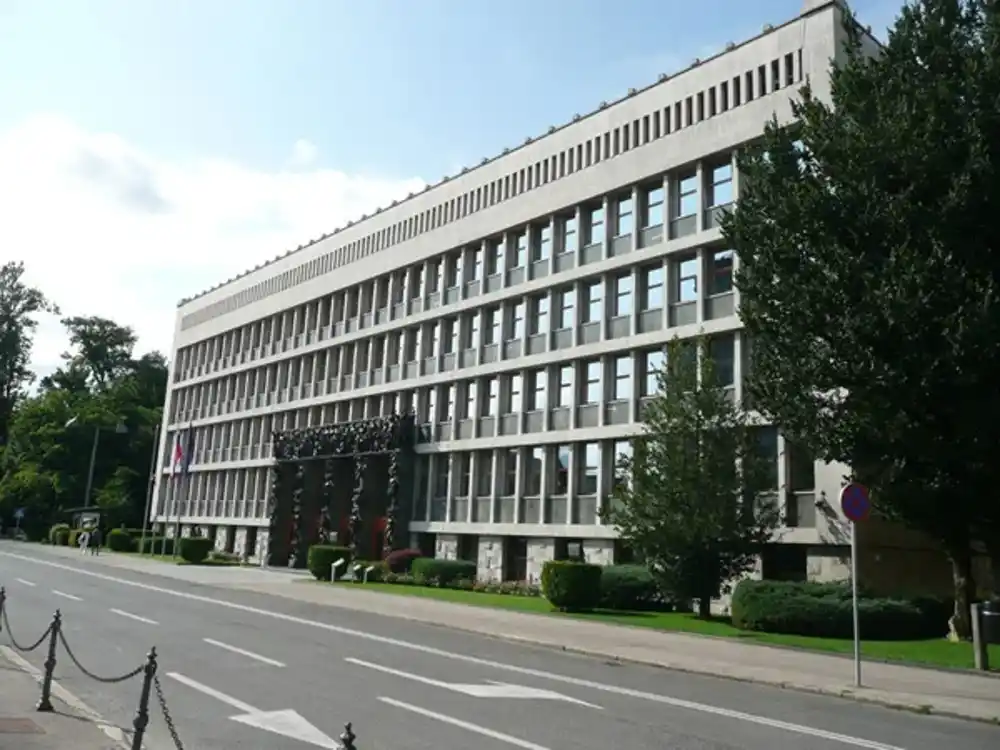 U Sloveniji sukobi oko Zakona o psihoterapiji i sistemski kolaps u domovima za stare
