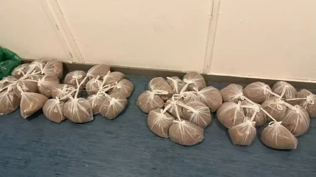 Ulcinj: U prtljažniku vozila pronađeno 20 kilograma duvana, slijedi krivična prijava