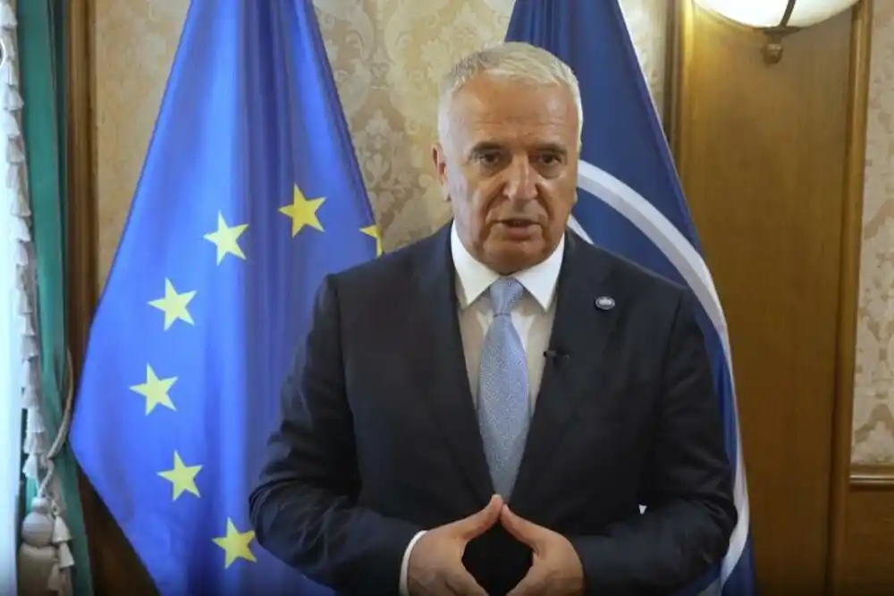 Đurović: Poslanici DPS da poštede javnost maltretiranja sa otvaranjem tema iz prošlosti, podrška Mandiću neupitna