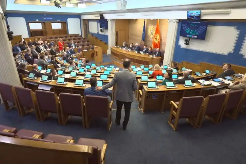 Usvojene izmjene kojima se uvodi krivično djelo – nezakonito bogaćenje u vezi s vršenjem javne funkcije