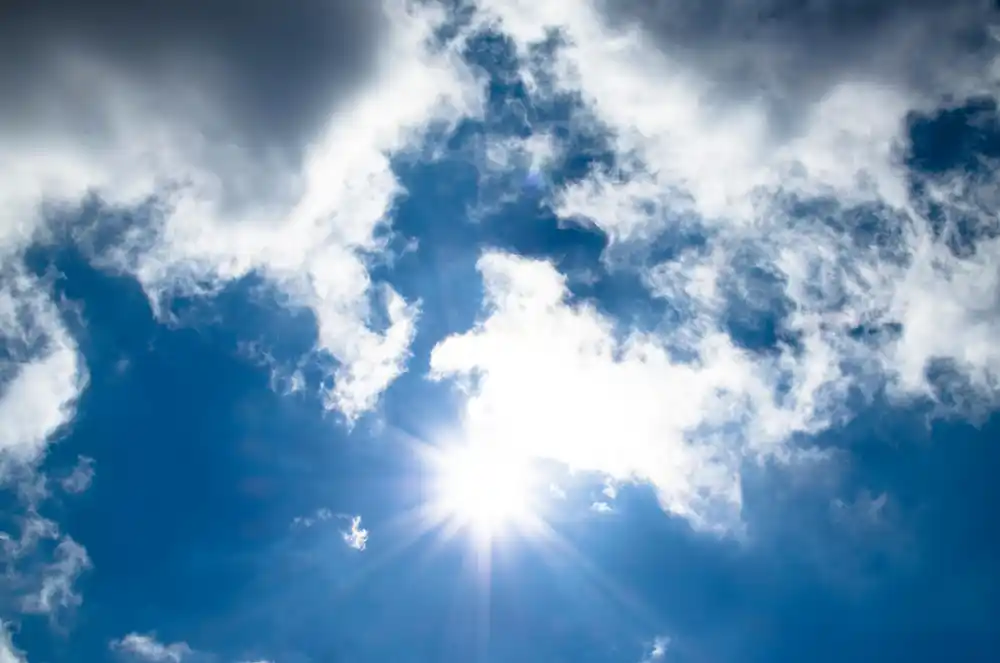 Vrijeme danas: Sunce na jugu, oblaci i sjeverni vjetar na sjeveru