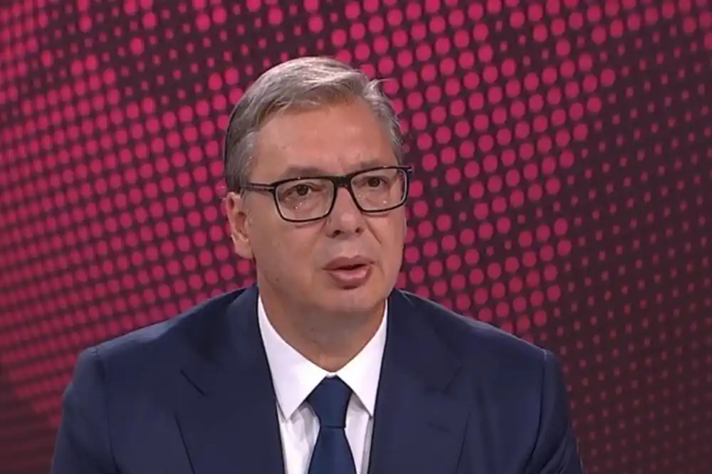 Vučić rekao da će u srijedu u 12 raspisati izbore i da će oni biti održani 25. oktobra
